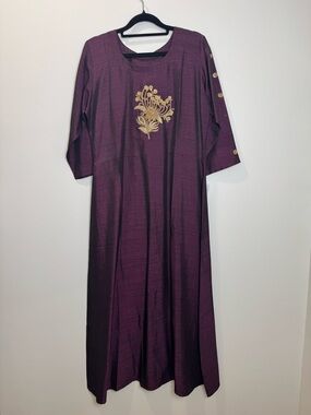 Women's Purple Embroidered Kurta with Gold Accent